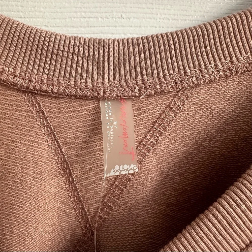 Free People Movement Top Reversible Pink Gym Outdoor V-Neck Size Small New